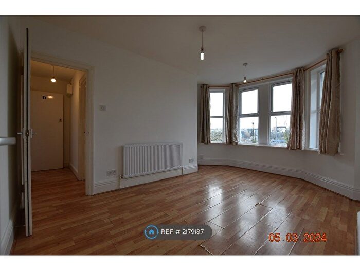 1 Bedroom Flat To Rent In Crescent Road, Luton, LU2