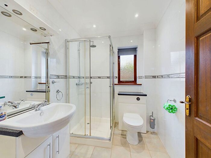 2 Bedroom Detached House For Sale In Green Acres, Par, PL24