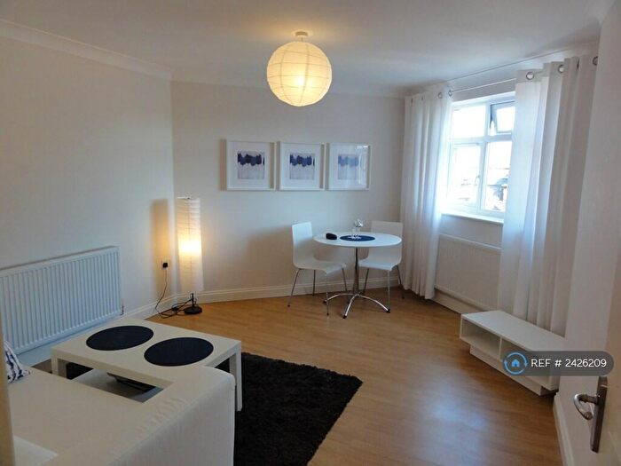1 Bedroom Flat To Rent In Commonside East, Mitcham, CR4