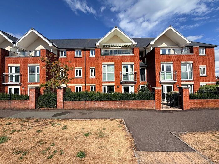 1 Bedroom Flat For Sale In Southampton Road, Hythe, SO45