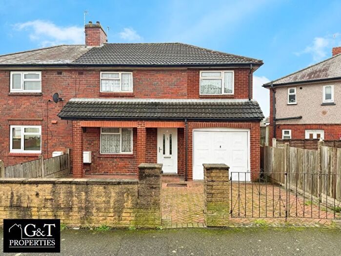 3 Bedroom Semi Detached House For Sale In Norwich Road, Dudley, DY2