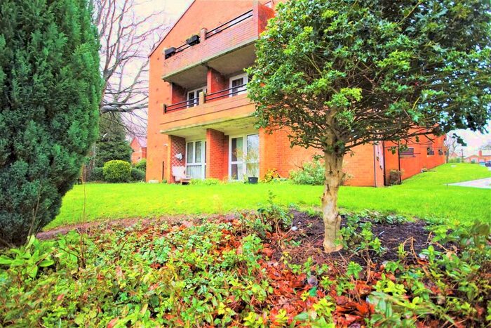 2 Bedroom Apartment To Rent In Park Hill, Birmingham, B13