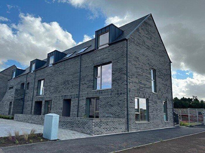 2 Bedroom End Of Terrace House To Rent In Loches Drive, St Andrews, Fife, KY16