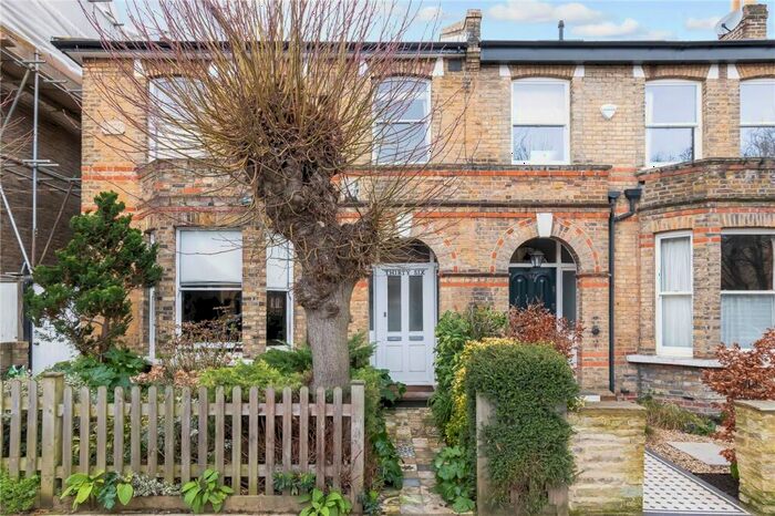 2 Bedroom Apartment To Rent In Elsie Road, East Dulwich, London, SE22