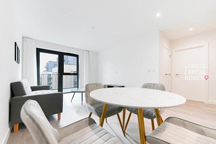 1 Bedroom Apartment To Rent In Scarlet Court, Damsel Grove, London, N4