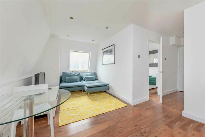 1 Bedroom Flat To Rent In Carburton Street, London, W1W