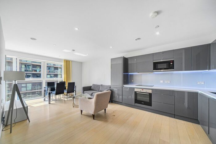 1 Bedroom Flat To Rent In Glasshouse Gardens, Stratford, London, E20