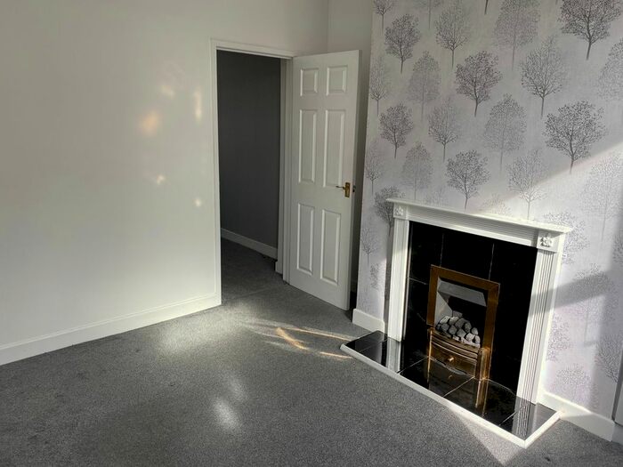 2 Bedroom Property To Rent In Goosebutt Street, Parkgate, Rotherham, S62