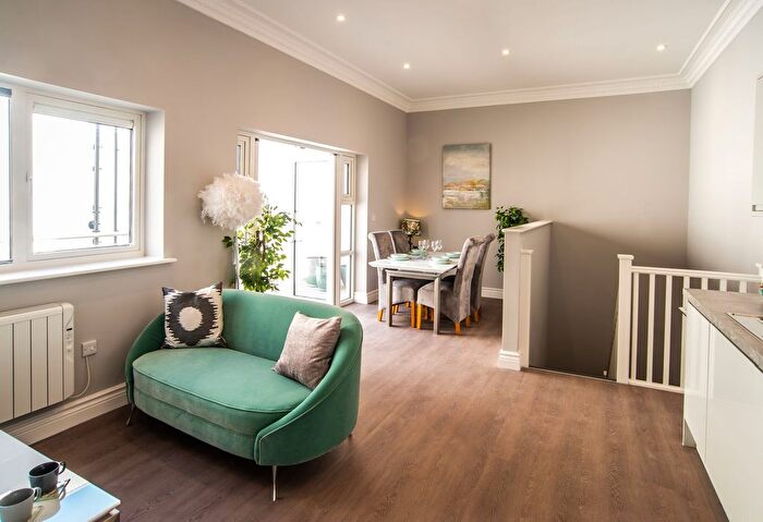 2 Bedroom Flat To Rent In Derby Road, Nottingham, NG7