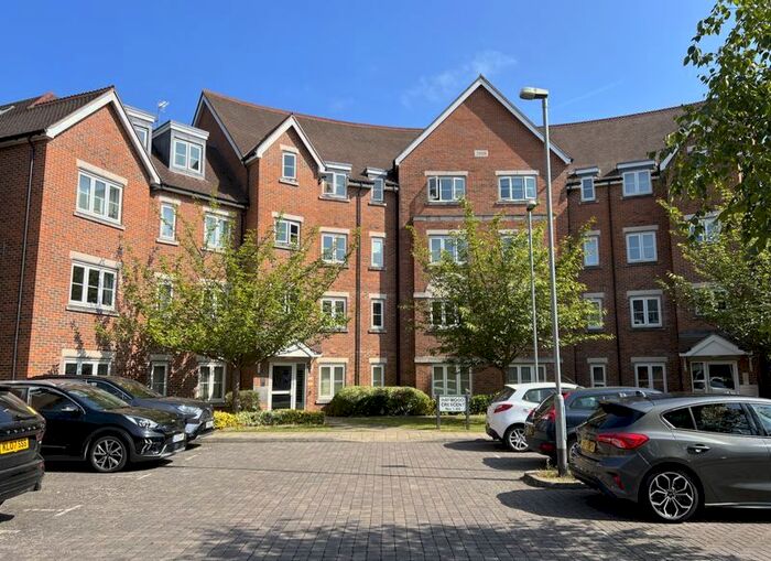 2 Bedroom Flat To Rent In Lockhart Road, Watford, WD17