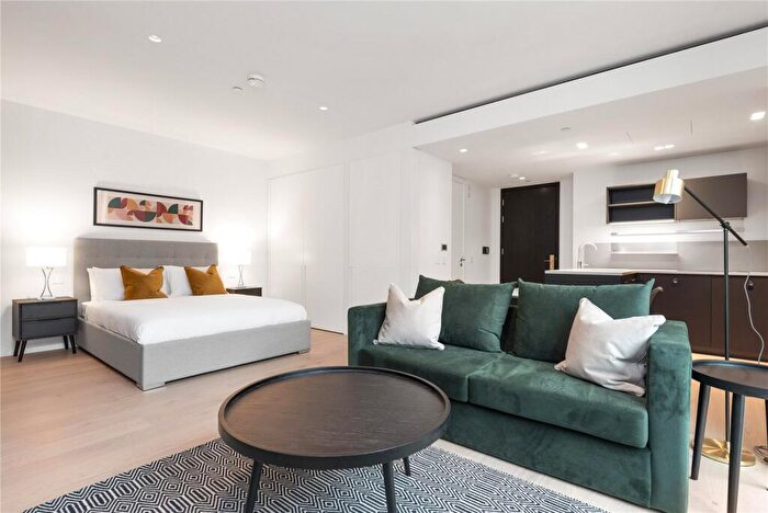 Apartment To Rent In Fenwick House, Bartholomew Close, London, EC1A