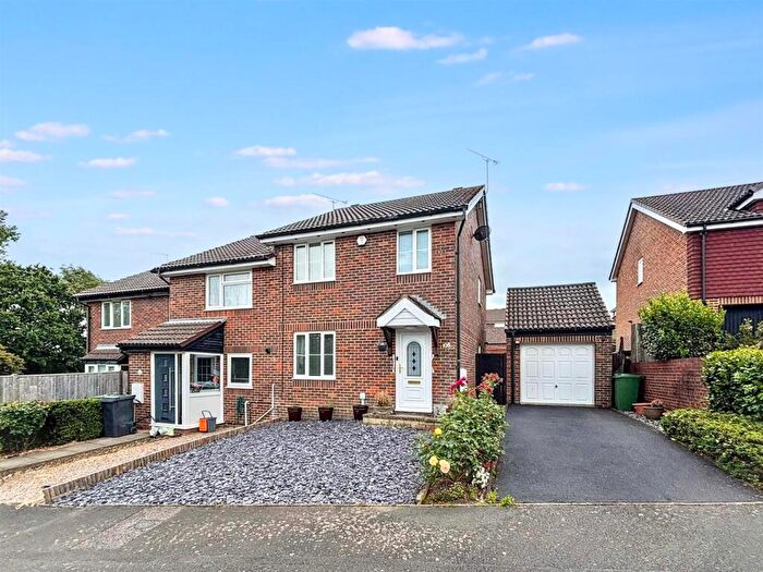 3 Bedroom End Of Terrace House For Sale In Mendip Avenue, Eastbourne, BN23