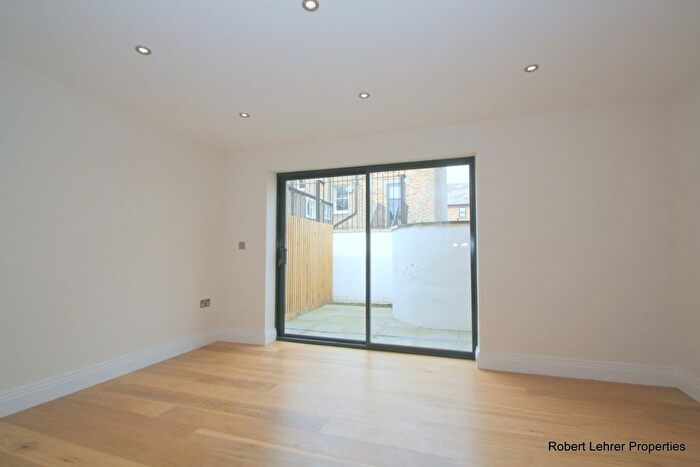 3 Bedroom Terraced House To Rent In Lotus Mews, Sussex Way, Archway, N19