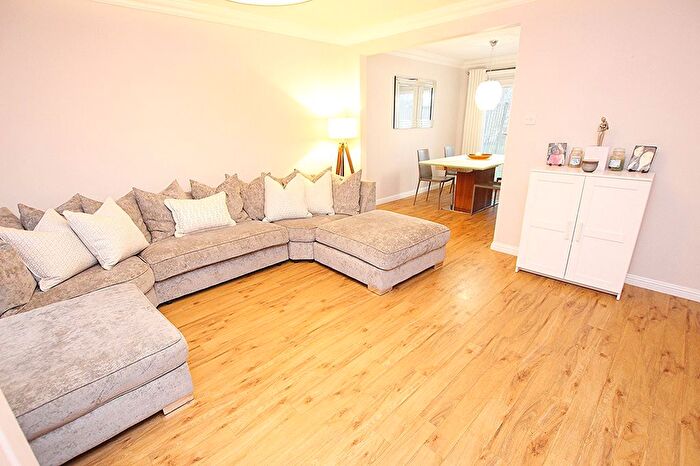 3 Bedroom Semi-detached House For Sale In Daisyhill Road, Blackburn, EH47