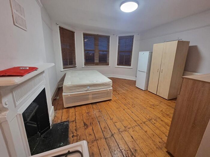 Studio To Rent In Hornsey Lane Gardens, London, N6