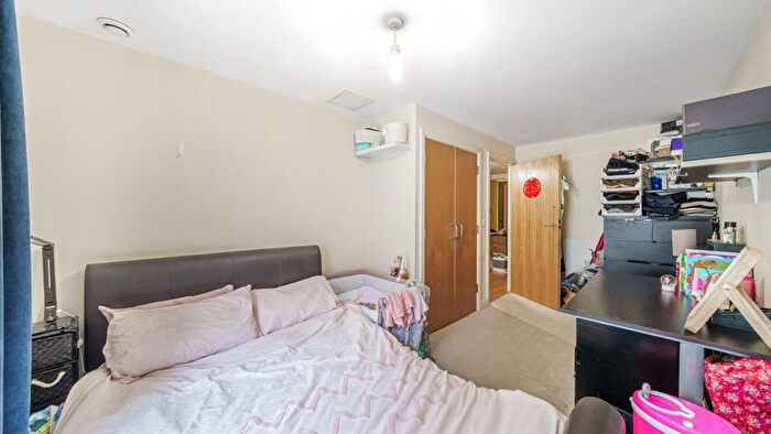 2 Bedroom Flat For Sale In Cottington Street, London, SE11