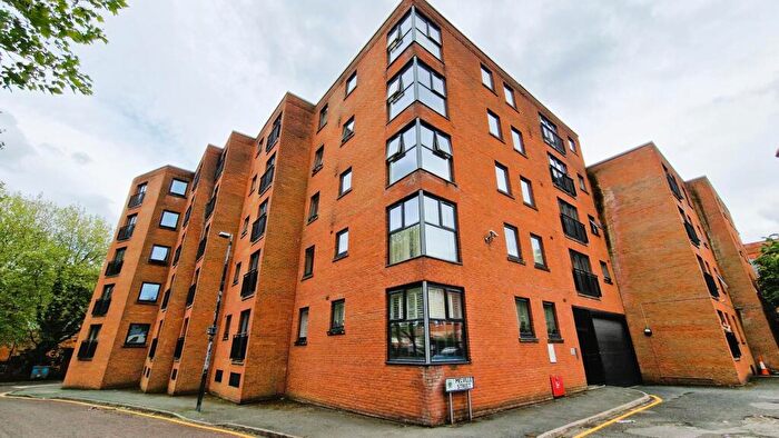 3 Bedroom Apartment To Rent In Central Court, Melville Street, M3