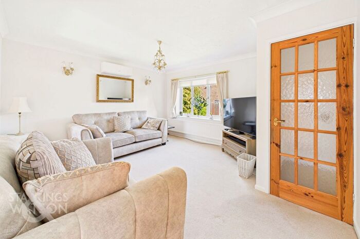 3 Bedroom Detached House For Sale In Highview Close, Blofield, Norwich, NR13