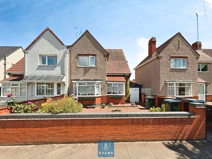 3 Bedroom Semi Detached House For Sale In Moseley Avenue, Coventry, CV6