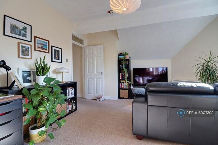 2 Bedroom Flat To Rent In Dickenson Road, Manchester, M13