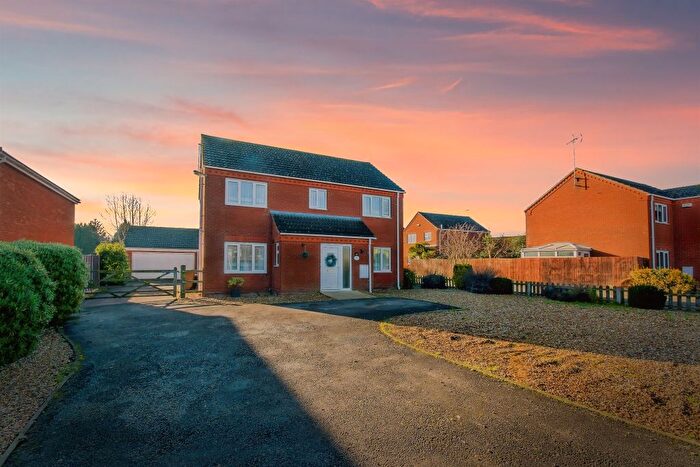4 Bedroom Detached House For Sale In Hungate Road, Emneth, Wisbech, PE14