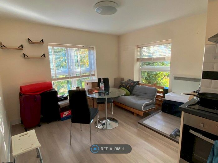 1 Bedroom Flat To Rent In Holloway Road, London, N19