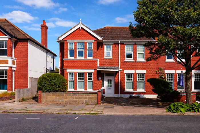 1 Bedroom Apartment To Rent In Langdale Gardens, Hove, BN3