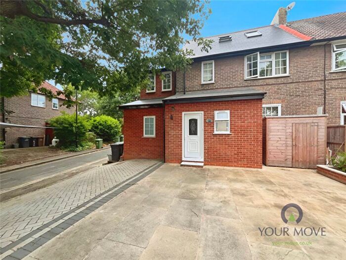 1 Bedroom Semi-Detached House To Rent In Baring Road, London, SE12