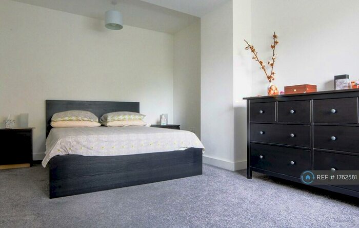 2 Bedroom Flat To Rent In Crosby House, Bromley, BR1