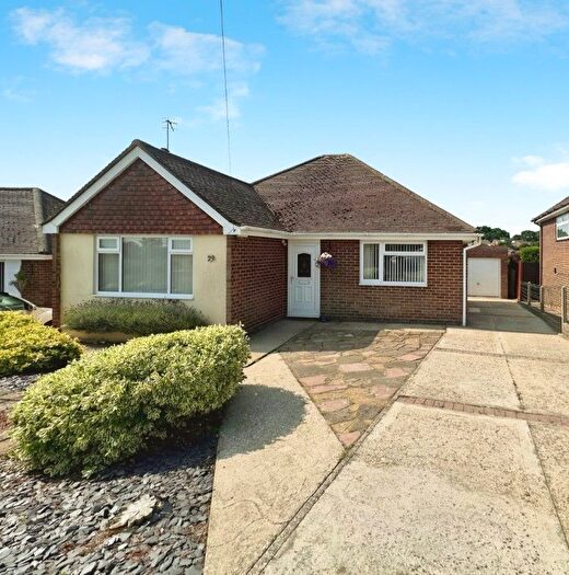 3 Bedroom Bungalow For Sale In Solent Drive, Hythe, SO45