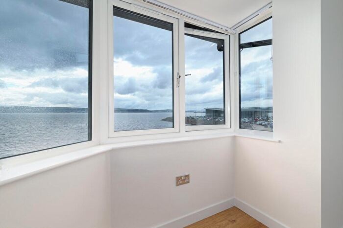 2 Bedroom Flat To Rent In East Clyde Street, Helensburgh, G84