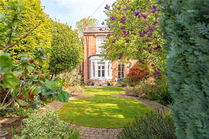 5 Bedroom Semi Detached House For Sale In Binswood Avenue, Leamington Spa, Warwickshire, CV32