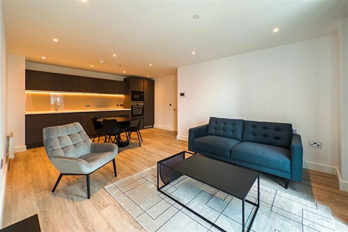 2 Bedroom Apartment To Rent In The Blade, M15