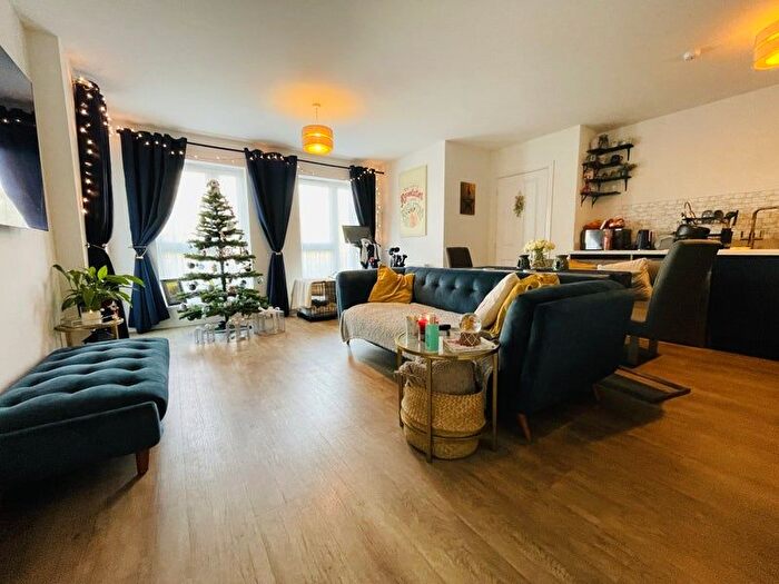 2 Bedroom Flat To Rent In Sparrow Street, London, RM13