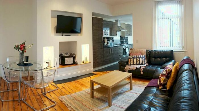 3 Bedroom Apartment To Rent In Second Avenue, NE6