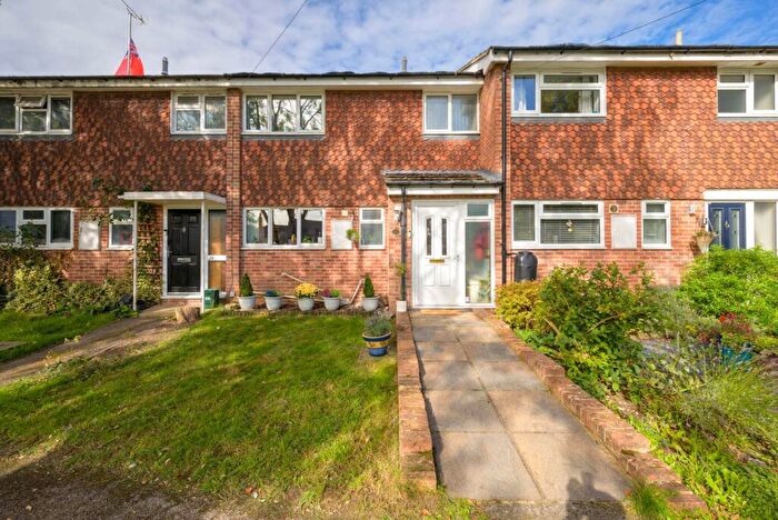 3 Bedroom Terraced House For Sale In Oakfields Close, Ecchinswell, RG20