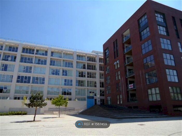 2 Bedroom Flat To Rent In Skypark Road, Bristol, BS3
