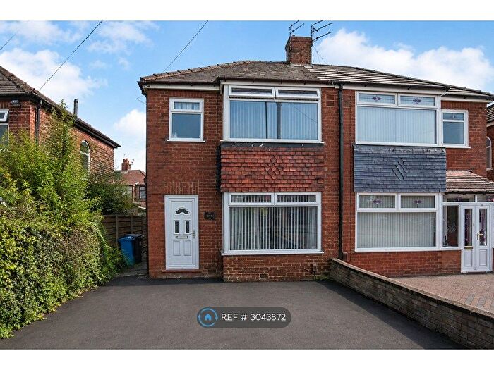 3 Bedroom Semi Detached House To Rent In Hollinwood Avenue, Chadderton, Oldham, OL9