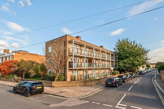 2 Bedroom Flat For Sale In Cardross Street, London, W6