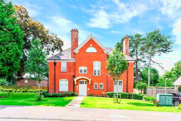 2 Bedroom Apartment To Rent In Damson Way, Carshalton, SM5