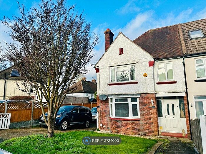 3 Bedroom Semi Detached House To Rent In York Road, Maidstone, ME15