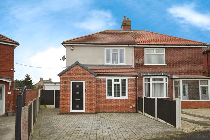3 Bedroom Semi Detached House For Sale In Rayleigh Avenue, Brimington, Chesterfield, S43