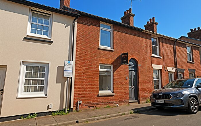 2 Bedroom Terraced House For Sale In Union Street, Faversham, ME13