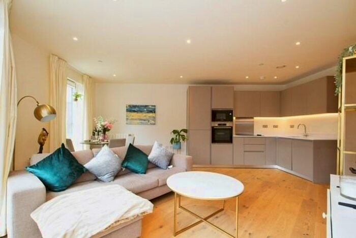 2 Bedroom Flat To Rent In Thunderer Walk, London, SE18