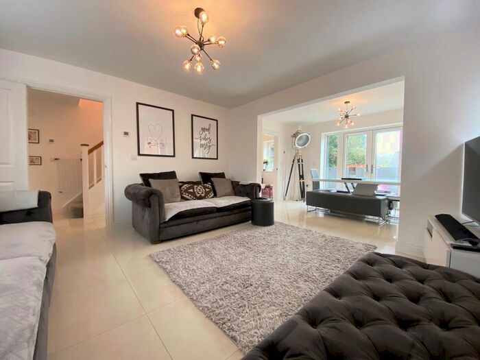 4 Bedroom Detached House For Sale In Tan Y Bryn Gardens, Llwydcoed