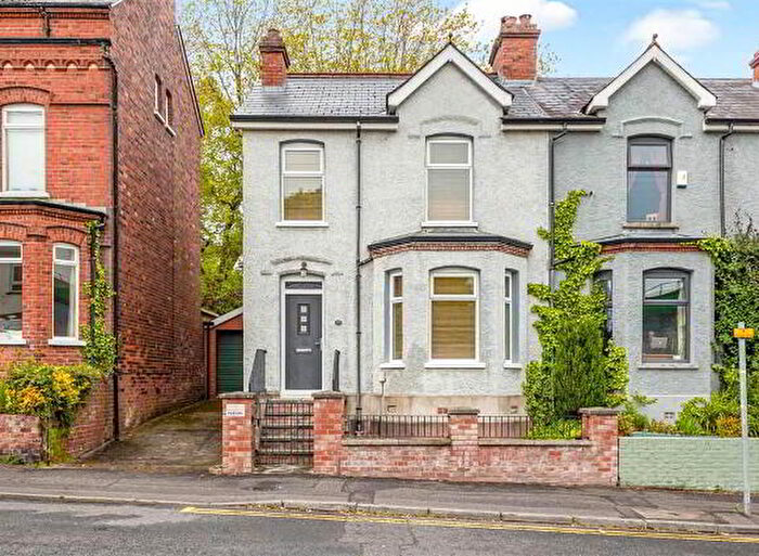 3 Bedroom Semi-detached Villas For Sale In Stranmillis Gardens, Belfast, BT9
