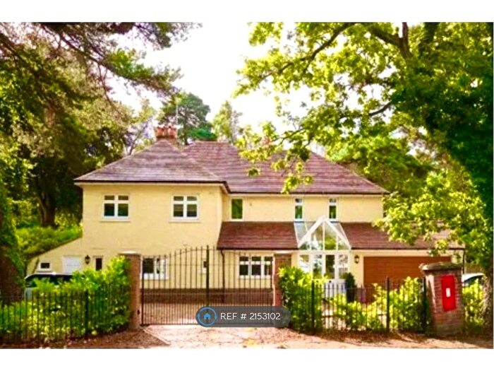 5 Bedroom Detached House To Rent In Dunyeats Rd, Poole, BH18