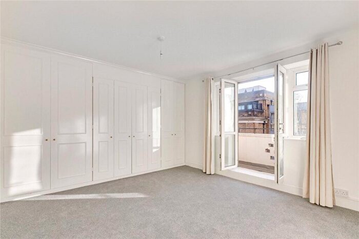 Flat To Rent In Victor Cazalet House, Gaskin Street, N1