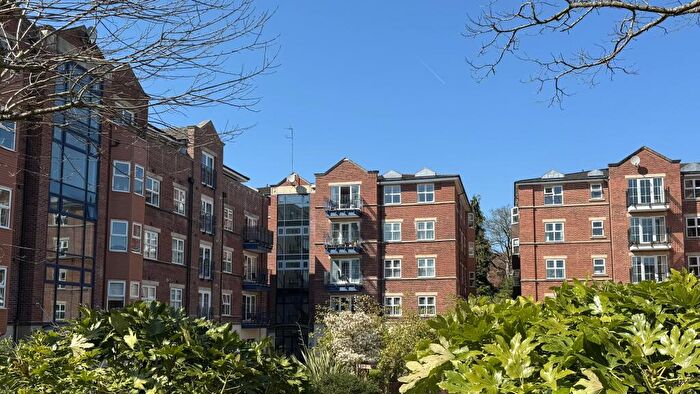 3 Bedroom Apartment For Sale In Carisbrooke Road, Queens House, Time Square, West Park, Leeds, West Yorkshire, LS16