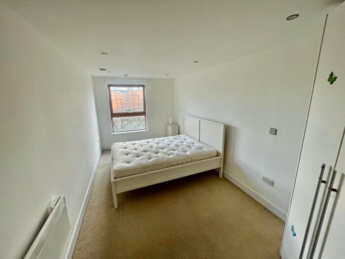 2 Bedroom Apartment To Rent In Magellan House Leeds Dock, LS10